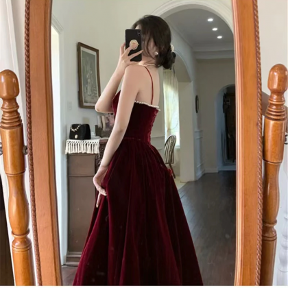 Gorgeous A line Spaghetti Straps Burgundy Velvet Evening Dress Prom Dresses Birthday Outfits main image 1