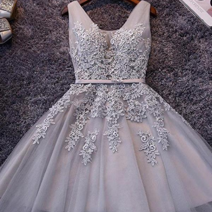 Sleeveless Lace-up Tulle Short Homecoming Dress..