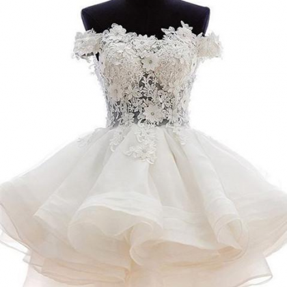 Exquisite Tulle Off-the-shoulder Neckline Ball..