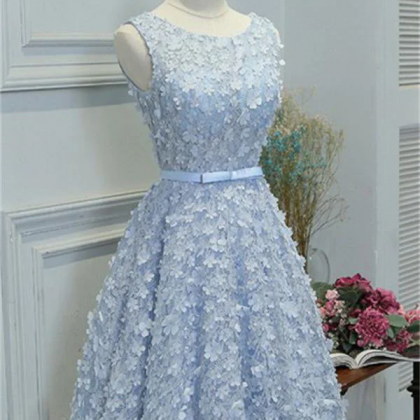 Charming Sky Blue Short A-line Lace Homecoming..