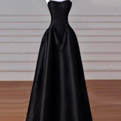 A Line Sweetheart Neck Satin Black Long Prom..