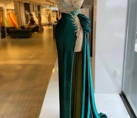 Unique Crystals Emerable Green Prom Dresses High Neck Beaded Evening ...