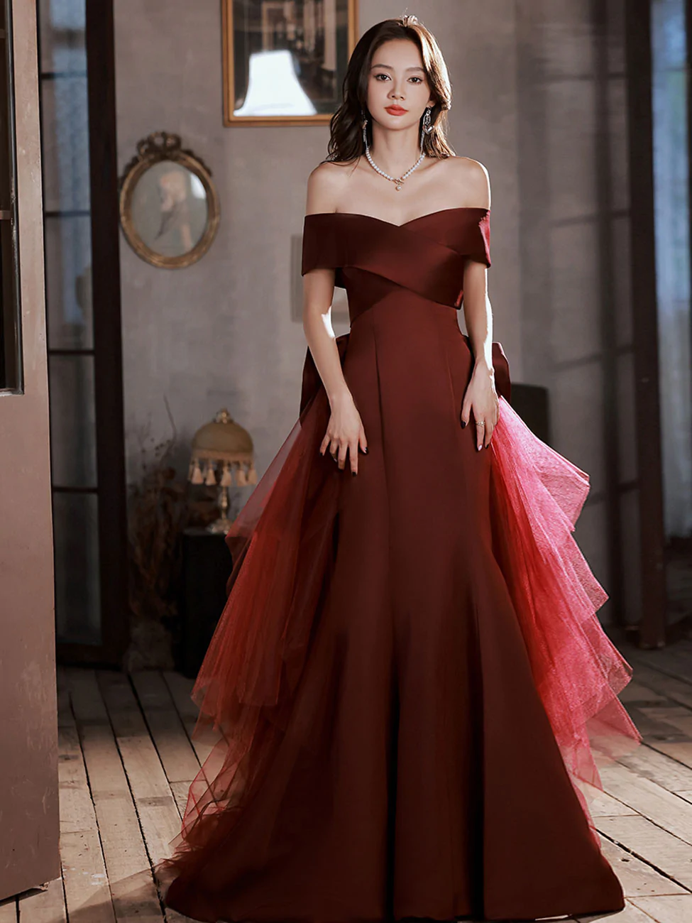 fitted lace wedding dress Burgundy 3D Rose Keyhole halte Dramatic Trumpet Dress