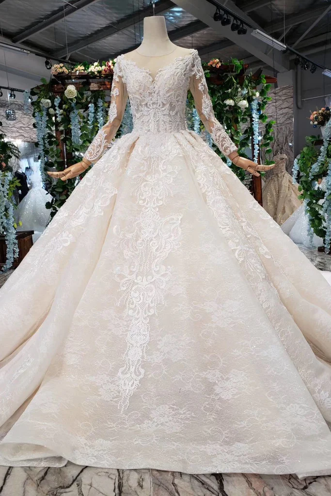 Gorgeous Long Sleeves Ball Gown Wedding Dresses With Beading Appliques