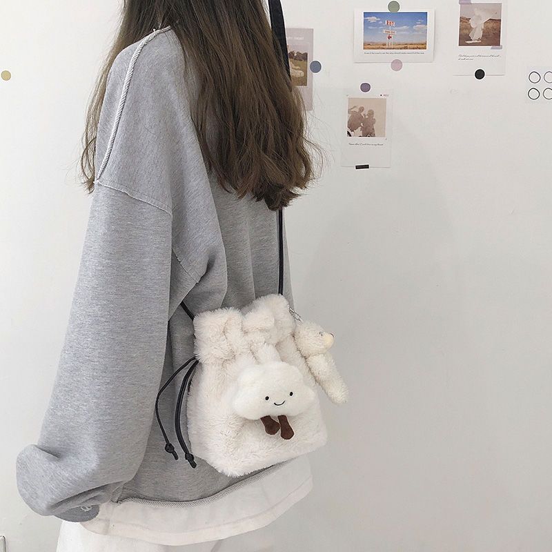 Cute Shoulder Bag For Women Fluffy Soft Bucket Trend Luxury Package Winter Fashion Kawaii Versatile Crossbody Bag