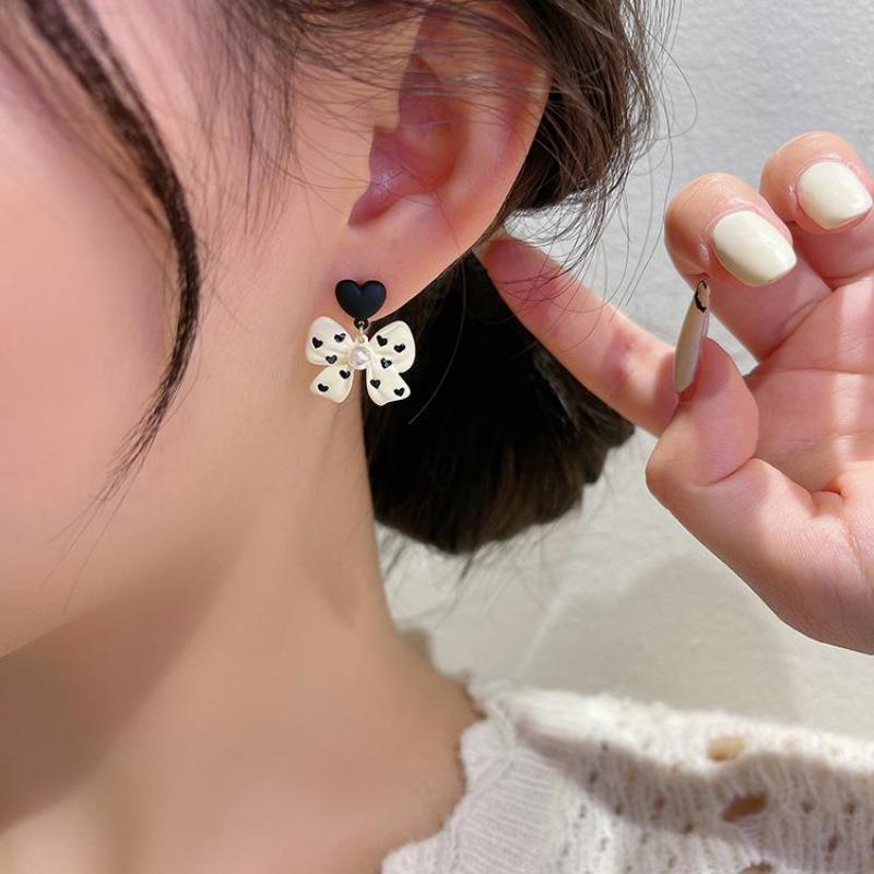 Sweet Girl Earrings Korean Version Temperament Net Red Love Polka Dot Bow
