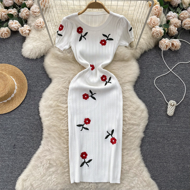 Women Dress Elegant Embroidery Rose Flowers White Black Bodycon Party Dress Chic Fashion Fall Knitted Ladies Dresses