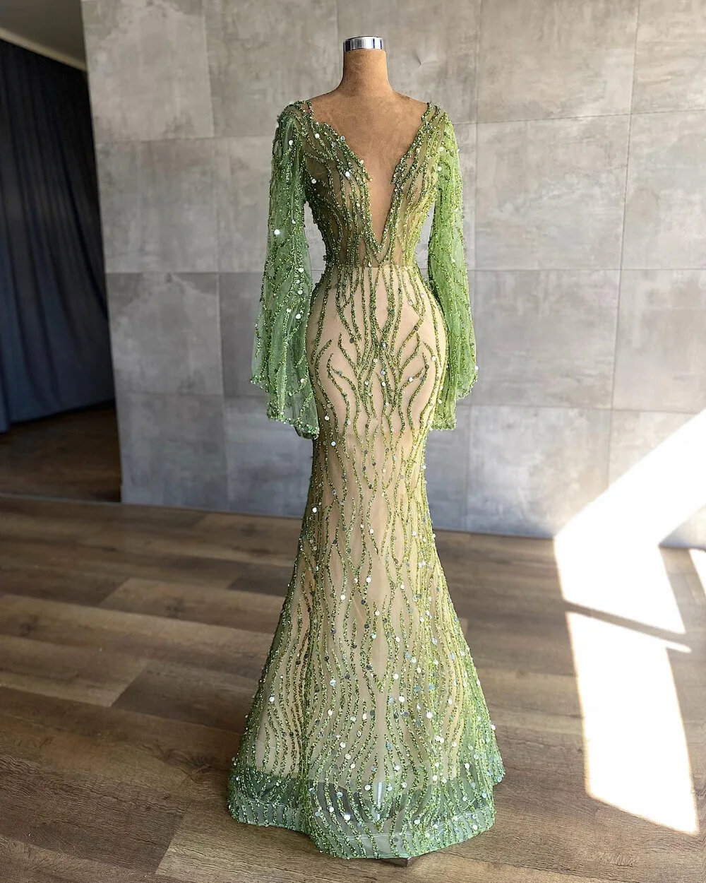 Bling Green Beaded Sequined Mermaid Evening Dresses With Flare Sleeves Luxury Long Evening Gowns Dubai Formal Occasion