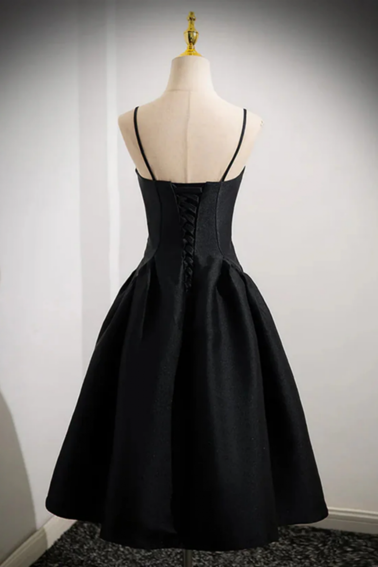 Satin Black Short Prom Dress with Zipper Back Built-in Bra main image 0