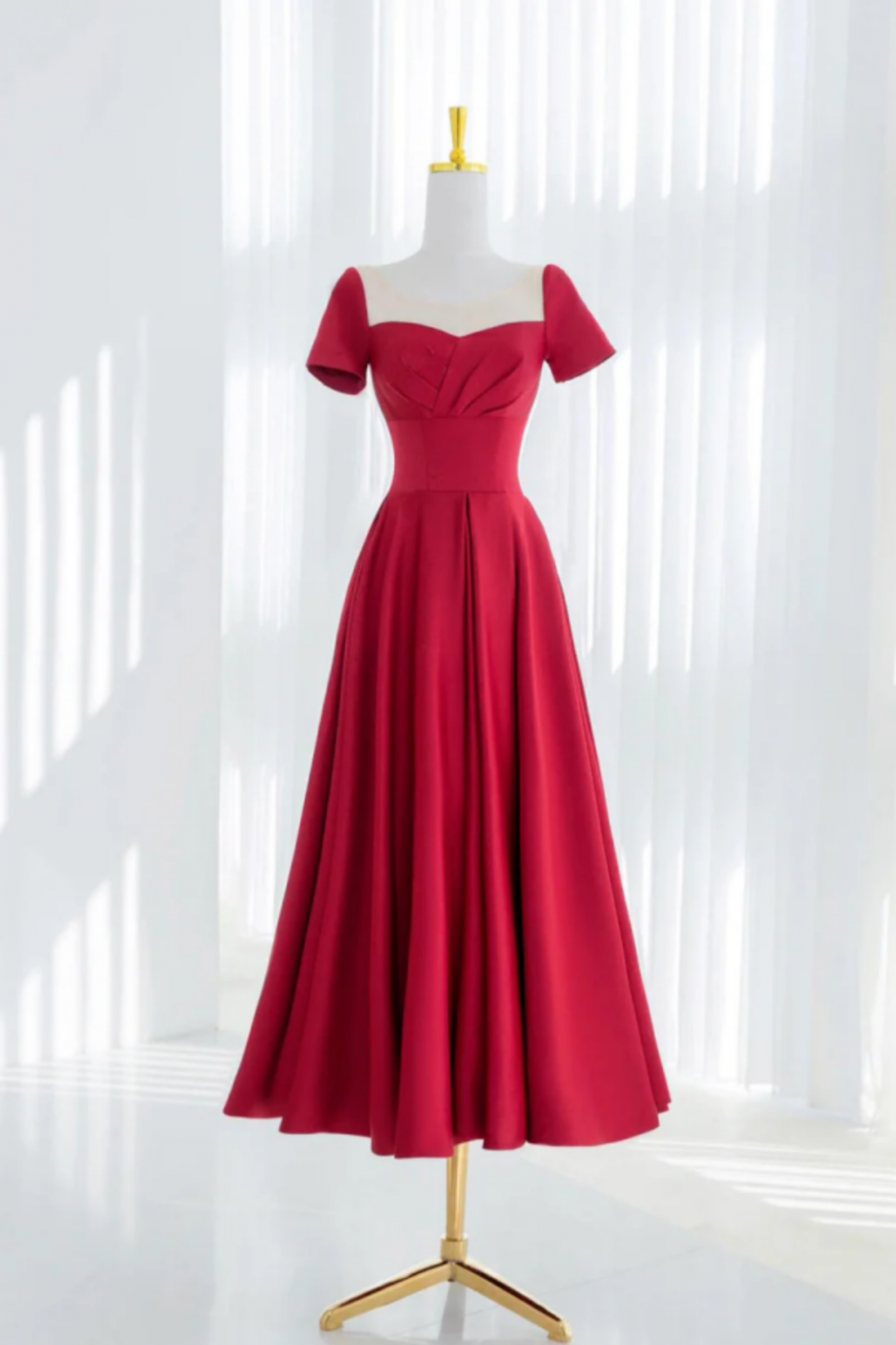 open lace back dress Mac Duggal Sleeveless Chiffon A-Line Tea Length Cocktail Dress main image 0