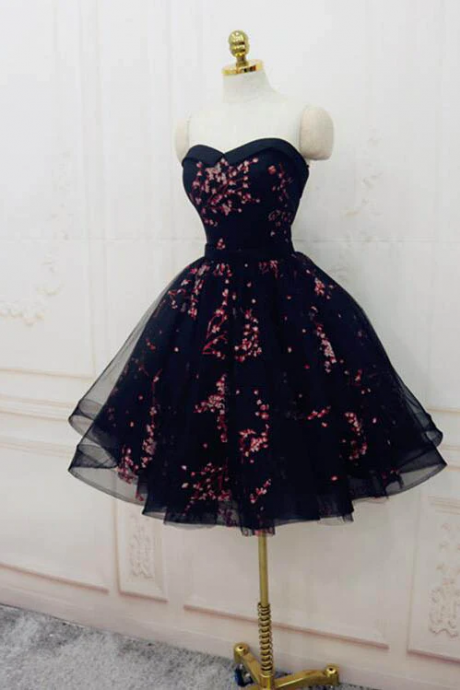 Black Cute Puffy Sweetheart Tulle Appliqued Homecoming Dress