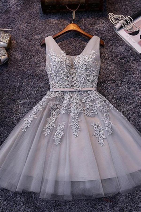 Sleeveless Lace-up Tulle Short Homecoming Dress Lace Appliques