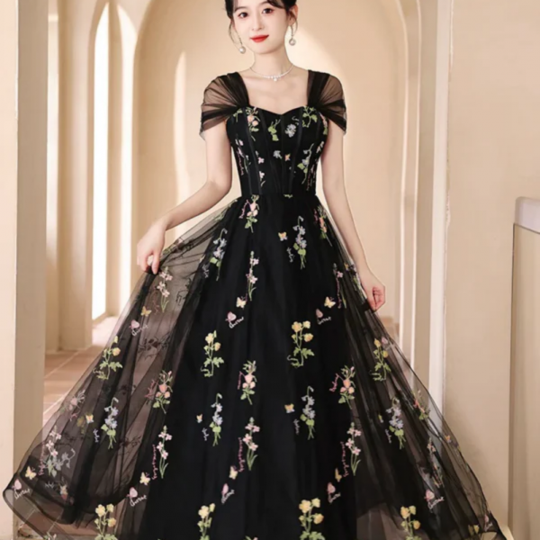 Stunning Long A-Line Evening Dress with Delicate Leaf Feather Accents